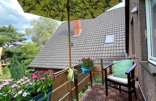 Osterholz-Scharmbeck Apartment | Studio with garden view and balcony - bed&breakfast Worpsweder Blick
