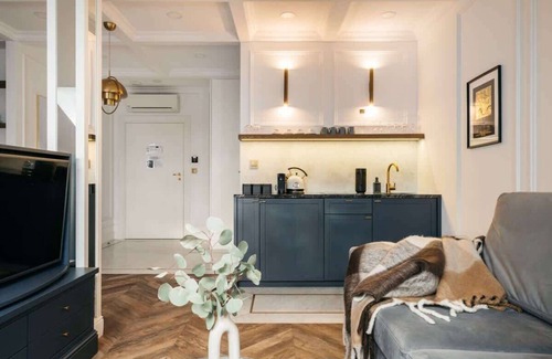 Stare Miasto Apartment | Studio with a Old Town view