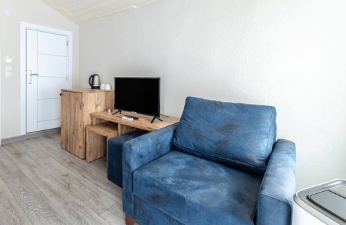 Rasimpasa House | Studio with Balcony Backyard 6 min to Bull Statue