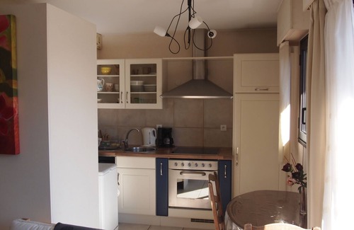 Annecy Apartment | Studio with Balcony Mountain View 3min Lake. Close to shops and transportation