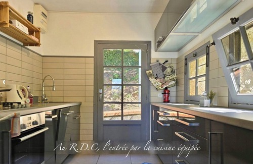 Laroque-des-Alberes Apartment | Studio With View, Wooden Terrace and little Garden, Pool, Sea and mountain