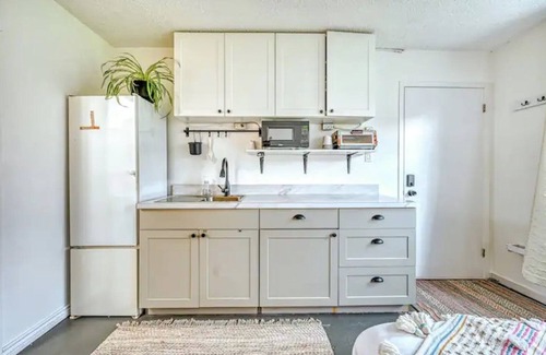 Carleton Place Apartment | Studio with kitchenette in downtown Carleton Place.