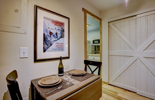 Four O'Clock Condo | Studio with Loft BR - 200 steps to Snowflake Lift, Sleeps 4, Heated Garage