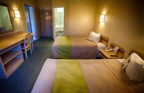 St. Robert Hotel | Studio Z, an Ascend Collection Hotel