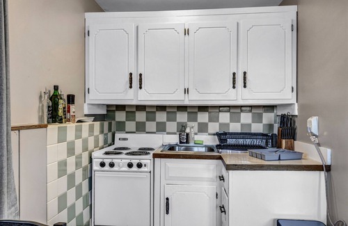 Aurora Apartment | Studio1120F/BigTV/PKG/near Chicago Outlet Mall/Downtown Aurora/Hollywood Casino