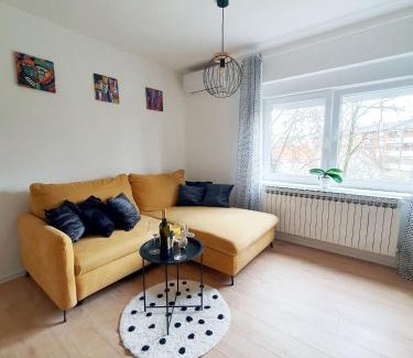 Valpovo Apartment | StudioApartman M