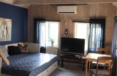 Eskilstuna Cabin | Stuga på Landet, Ganska Nära Travbanan, 8km Från Eskilstuna Centrum