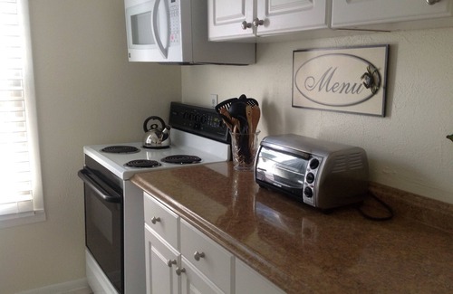 Bayview Condo | Stunning 1 Bed Ocean/Beachfront Condo with GREAT Reviews.