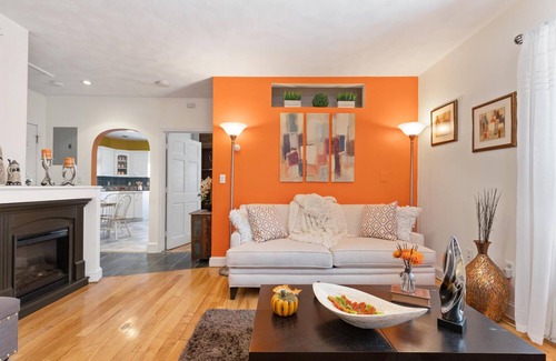 Revere Apartment | Stunning 1 BR-Apt-Oceanview to Revere Beach -3 Train Stop Boston Logan Airport