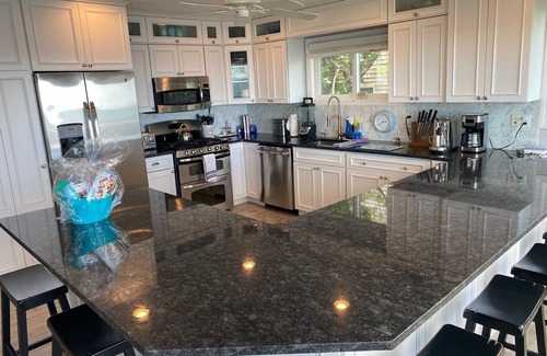 Plymouth House | Stunning 160 degree Direct Ocean Views! Renovated & well appointed Bluff House