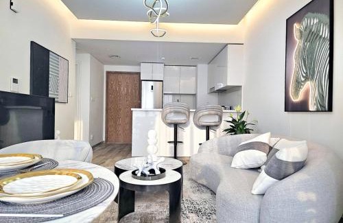 Downtown Dubai Apartment | Stunning 1BR with Panoramic City Skyline View