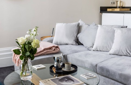 Cheltenham Apartment | Stunning 2 Bed in the Centre of Cheltenham