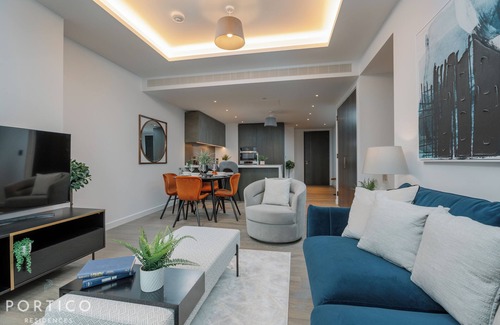 Vauxhall Apartment | Stunning 2 bedroom apartment in Nine Elms with Pool
