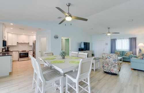 Breezeswept Beach Estates House | Stunning 3 bed 2 bath Pool Home with Open Water Views