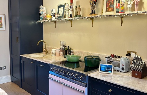 Prince's Apartment | Stunning 3 Bedroom apartment in Central London close to all London attractions!