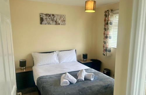 Little Holland Apartment | Stunning 3 bedroom house in great location