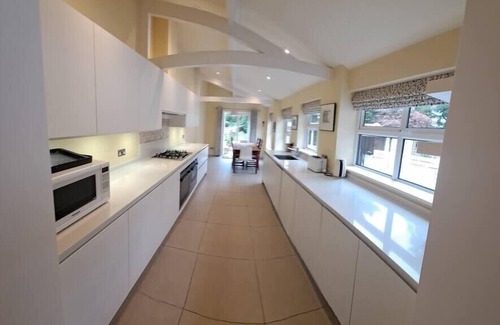 Bramhall House | Stunning 3BD Victorian House in Bramhall Village