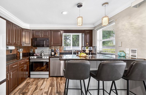 Walsingham House | Stunning 3BR Pool Home in Largo