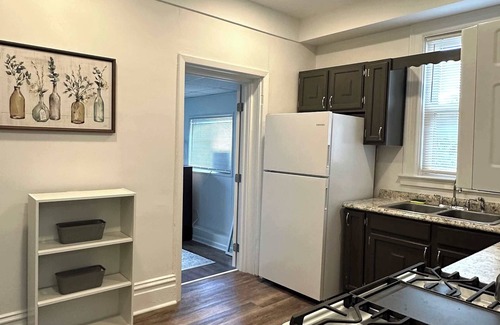 Pittsburgh Apartment | Stunning 3BR-Private Entrance-Renovated-Near City