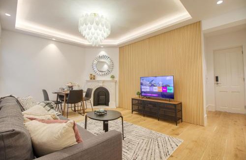 Paddington House | Stunning 5-bedrooms Townhouse in an Paddington
