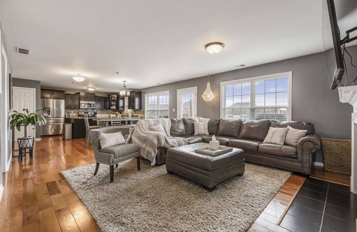 Buechel House | Stunning 5Bedroom3bath Bourbon Trail Retreat in Louisville's East End