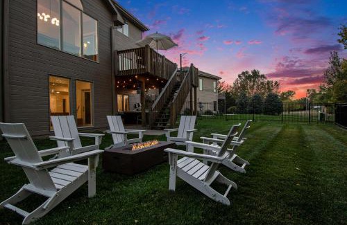 Jefferson House | Stunning 5BR Villa Large Hot Tub & Scenic Yard
