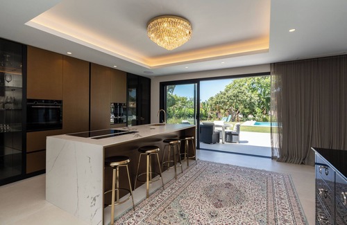 Guadalmina Villa | Stunning 6-Bedroom Villa in Guadalmina Baja