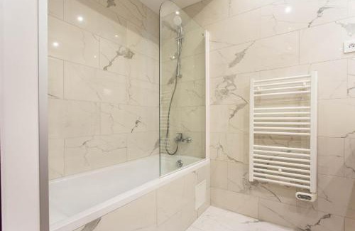 Quartier Saint-Ambroise Apartment | Stunning apartment - 3BR-10P - Bastille-Voltaire