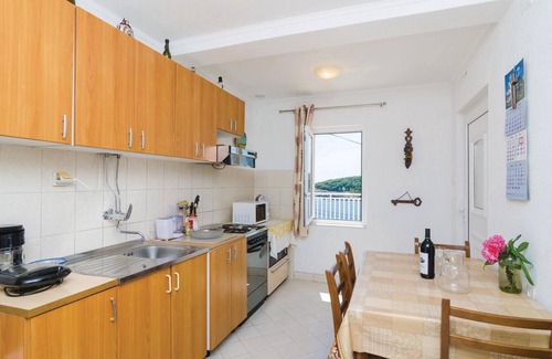 Molunat Apartment | Stunning apartment in Gruda with WiFi