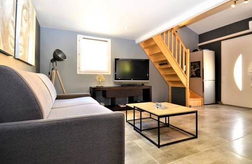 Mornas Apartment | Stunning apartment in Mornas with WiFi
