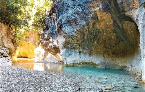 Mornas Apartment | Stunning Apartment In Mornas With Wifi