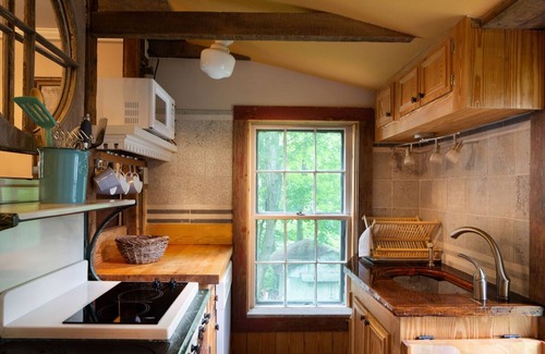 Chester Center House | Stunning Artisan Waterfall Escape [Walk to Downtown]