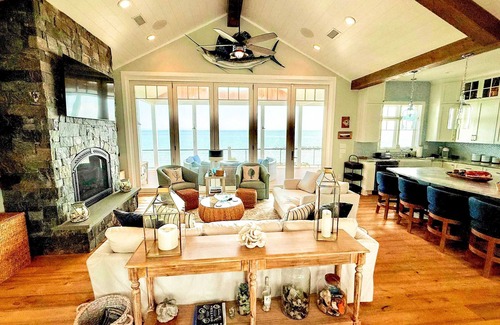Windmill Point House | Stunning Bay Front Escape + Private Beach + P-Pong