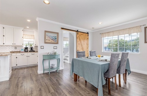 Beach Hill - Beach Flats House | Stunning, Beach Home near Santa Cruz Beach & Boardwalk, Walk Downtown! Superhost