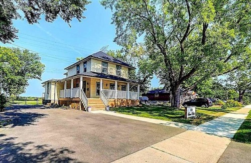 Hamilton House | 🌞 Stunning Beach House Gorgeous Views! Large Backyard 5 Queen Beds Spacious🏖