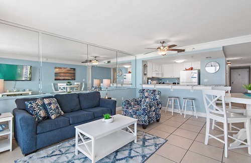 Destin Condo | ⛱️Stunning Beachfront-Indoor Pool and Hot tub-SunDestin 206☀️