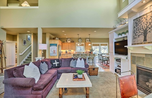 RiverWild House | Stunning Bend Retreat < 20 Mi to Mt Bachelor!