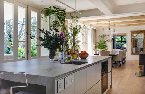 Bishopscourt House | Stunning Bishopscourt home with mountain views