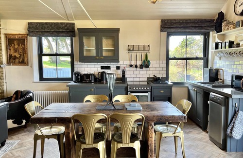 Salthouse Cottage | Stunning Boutique Holiday Cottage With Spectacular Sea Viewsn2-Beds/2-Bathrooms