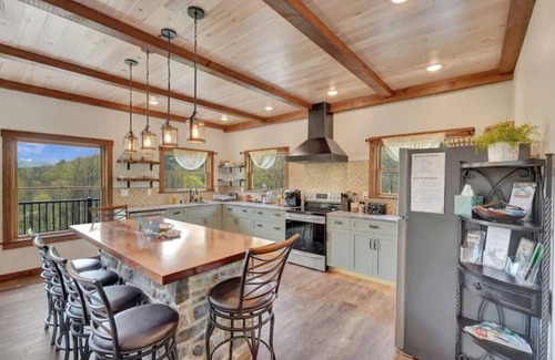 Driftwood House | Stunning Bugle Hollow Lodge