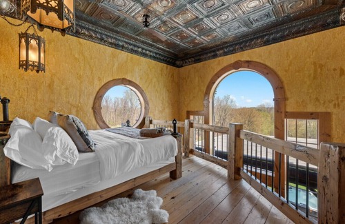 Cleveland Other | Stunning castle with working vineyard - the ultimate luxury VRBO property!