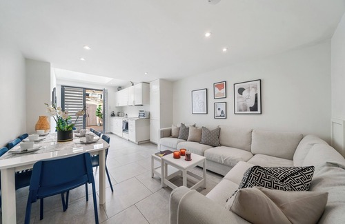 Kennington House | Stunning Central Large 6BR House & Garden, minutes from Waterloo & tourist spots
