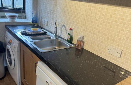 Ashford-in-the-Water House | Stunning cottage - 3 Bedrooms & 3 Bathrooms