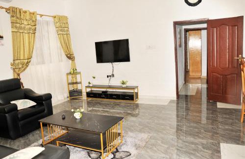 Kumasi Apartment | Stunning Cozy Oasis