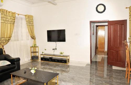 Kumasi Apartment | Stunning Cozy Oasis