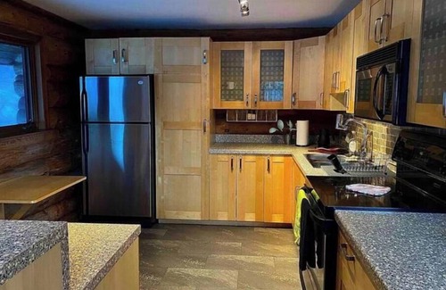 Grand Forks Cabin | Stunning Custom Made Log Home- on 30 acres