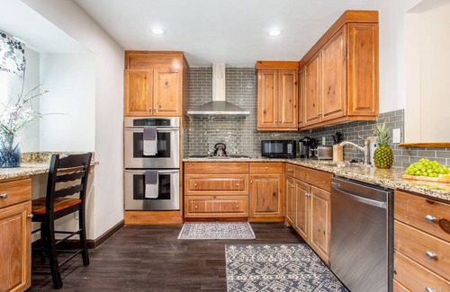 Roswell House | Stunning Custom Ranch in Central Roswell