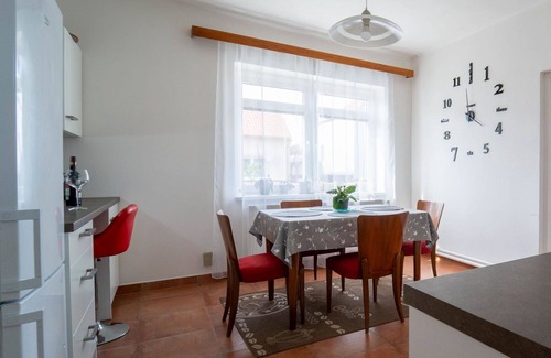 Kolin 2 House | Stunning private villa for 5 guests with WIFI, TV, terrace and pets allowed