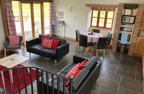 Bridport House | Stunning detached character barn in idyllic countryside near Bridport & beaches