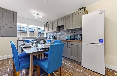 Victoria Apartment | Stunning Family Home - Sleeps 11